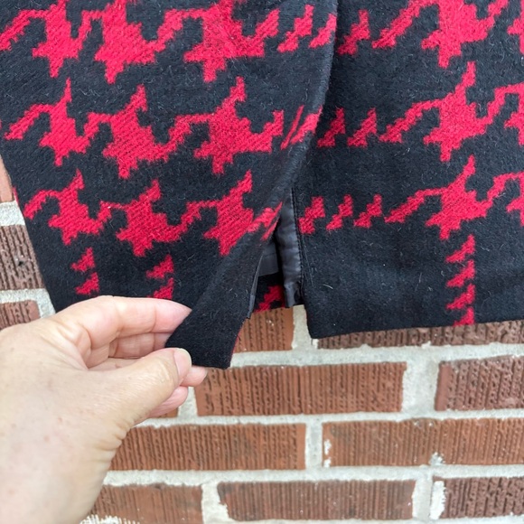Talbots Skirt Womens Sz 4 Pencil Red Black Houndstooth Wool Blend Double Serge - Picture 3 of 7